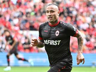 Nainggolan uit selectie Antwerp gezet na roken van e-sigaret in dug-out |  Voetbal | NU.nl