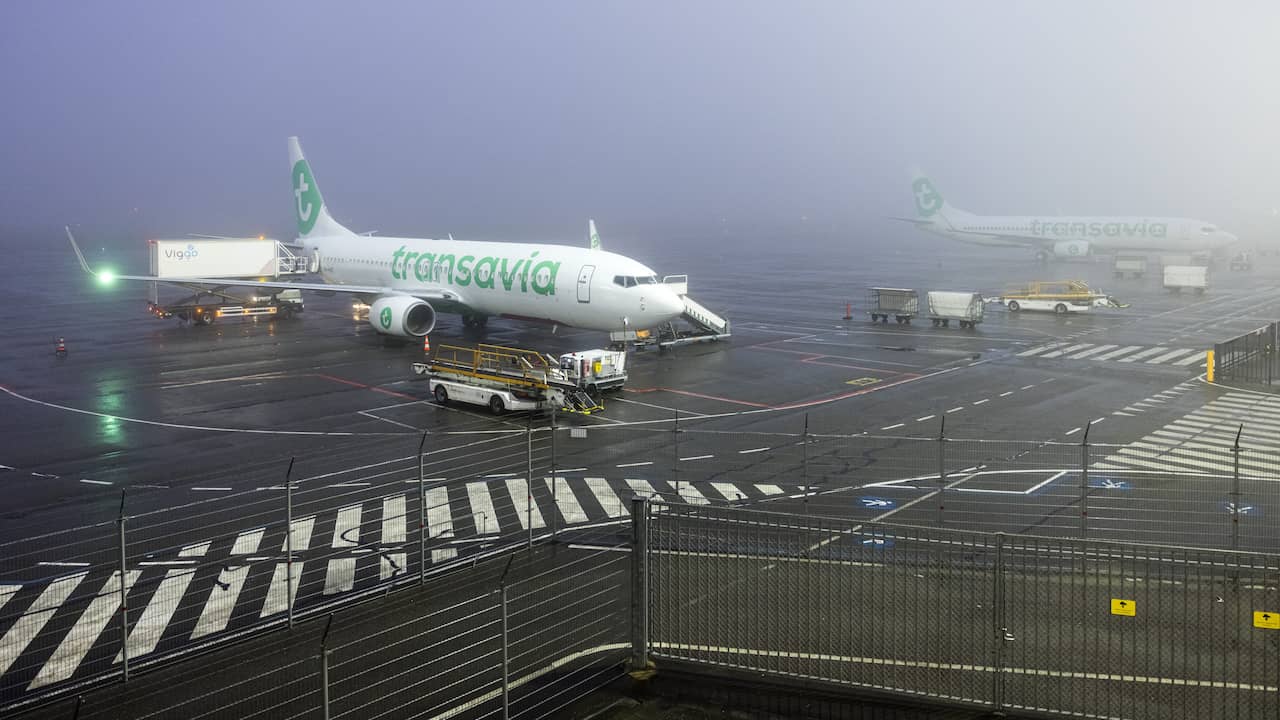Vliegtuigen kunnen niet landen op luchthaven Eindhoven vanwege dichte mist