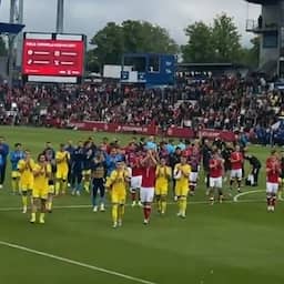 Video | Fans scanderen naam Eriksen nadat Deen in elkaar is 