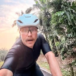 Bottas had stress op fiets naar GP Singapore: 'Moest over grote hagedis springen'