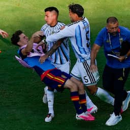 FIFA deelt flinke schorsing uit aan Paredes voor wangedrag na WK-finale