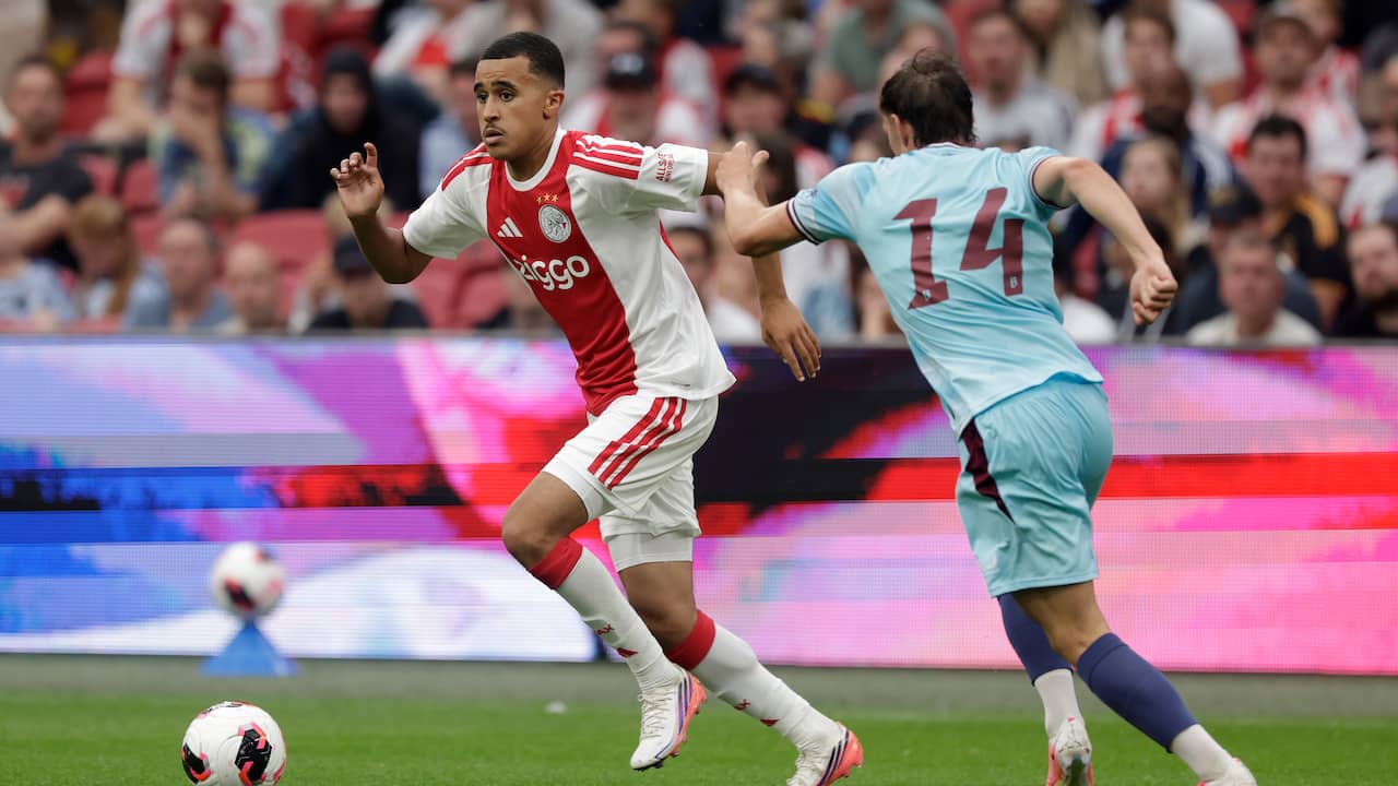 Ouazane maakt aanval van Ajax af en tikt vlijmscherpe counter binnen