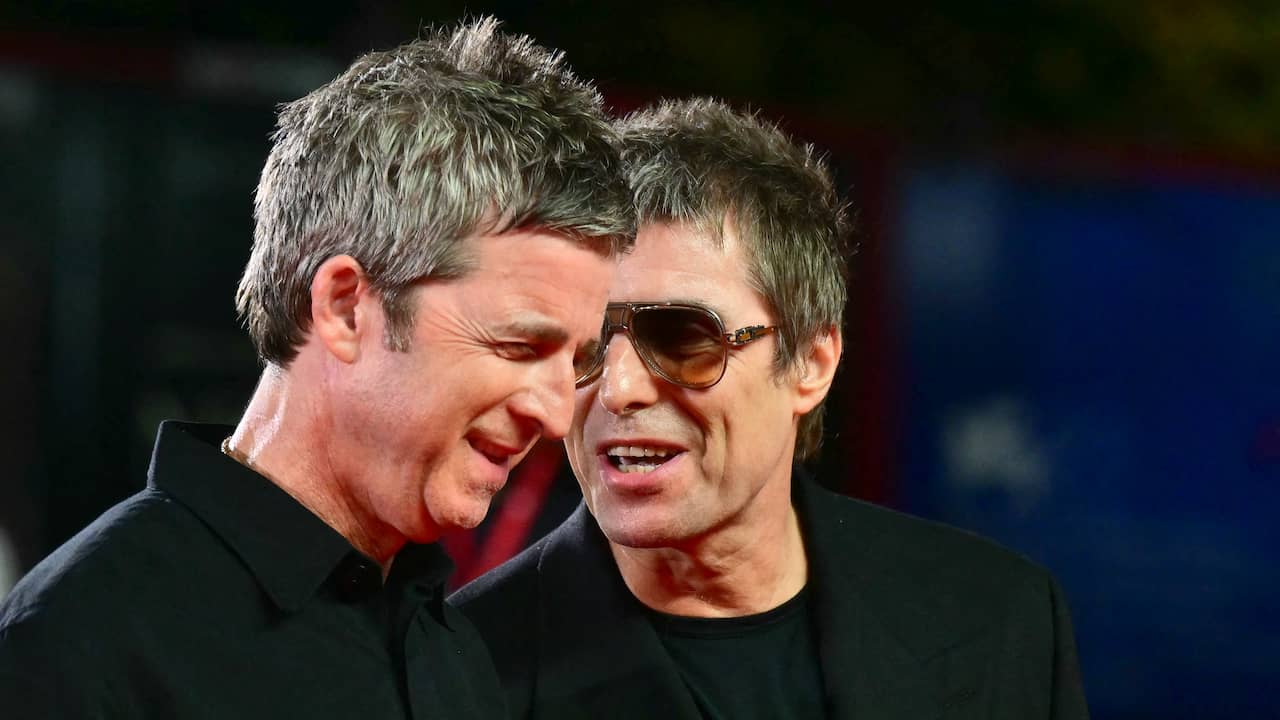 Foto bij Archief met honderd uur aan Oasis-opnames kan 1,8 miljoen euro opleveren