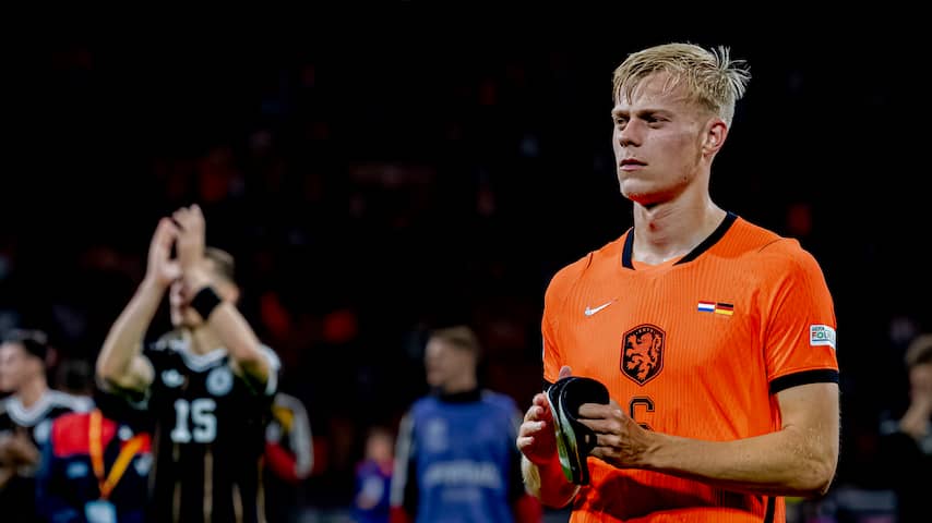 Foto bij Van Hecke haakt daags voor duel met Griekenland af op training Oranje