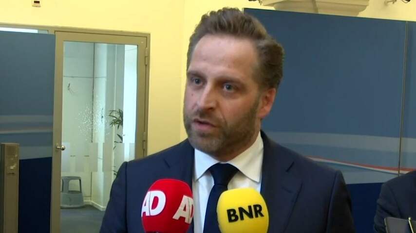 De Jonge: 'Kantoren en gevangenissen voor opvang Oekraïners'