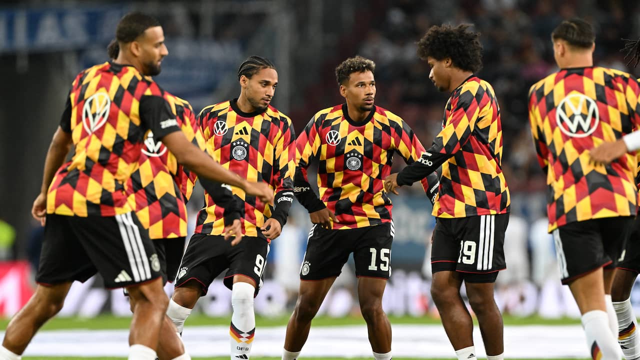 Foto bij Live Nations League | Van Dijk kritisch na winst Oranje in Servië: 'Slechte pot'