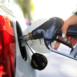 Fuel slightly cheaper again due to falling oil prices