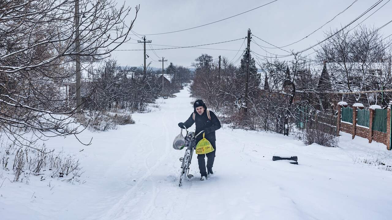Foto bij Oekraïne bereidt zich voor op zware winter: 'Voor het eerst ook Russen in de kou'