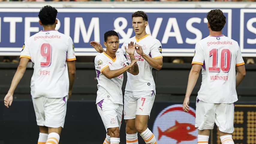 PSV boekt welkome zege bij Excelsior, Van Bommel maakt eerste goal in een jaar