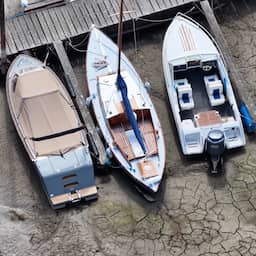 Video | Boten liggen op bodem in jachthaven door aanhoudende droogte