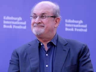 Salman Rushdie is al decennia doelwit van terroristische aanslagen