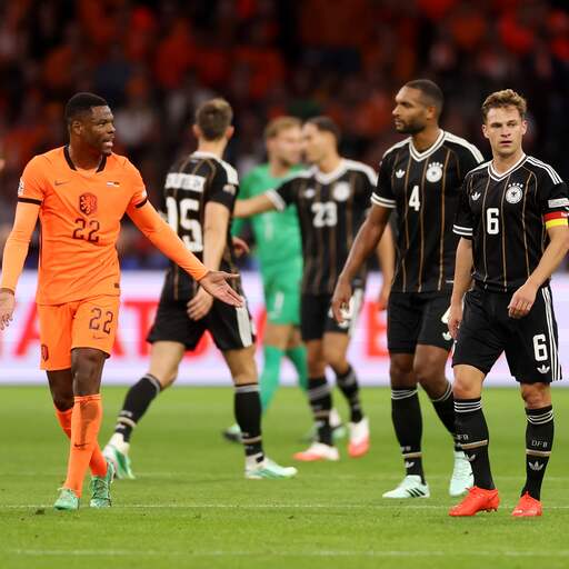 Illustratie bij: Duitsers halen schouders op over goal na blessure Brobbey: 'Geen schande'