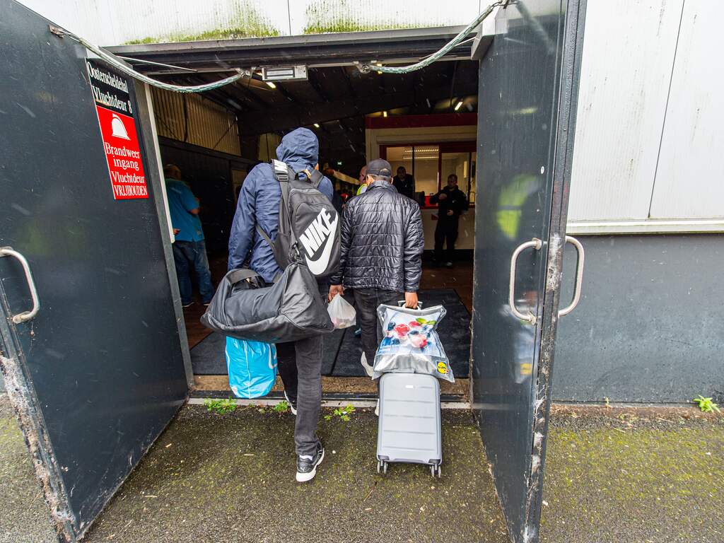 Politie screende asielzoekers op misdrijven en handelde in strijd met de wet