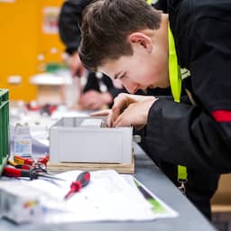 Techniekles verdwijnt uit de onderbouw: nog maar half zo veel uur als in 2007