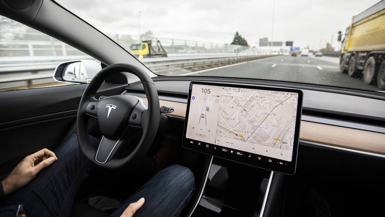 Tesla mikt op voorjaar 2025 om auto met zelfrijdende modus te lanceren ...