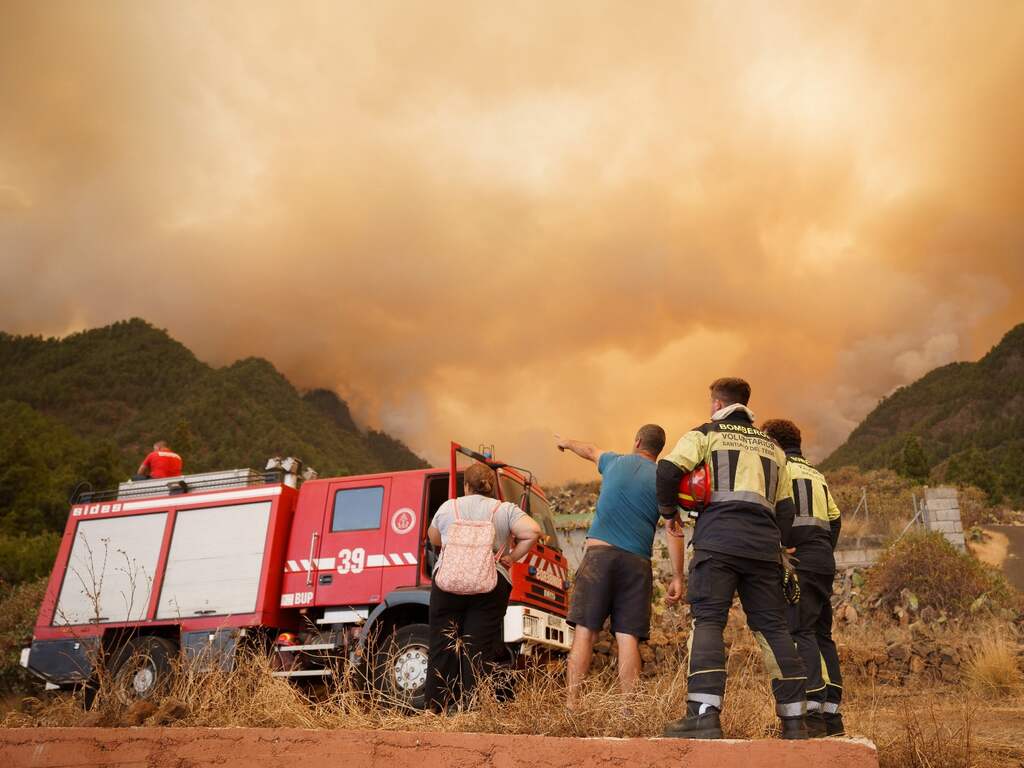 Complexe brand leidt tot evacuaties Tenerife, Nederlanders lijken nog ongedeerd