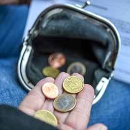 Mensen met kleine schuld moeten vaker worden bereikt om erger te voorkomen