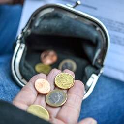 Mensen met kleine schuld moeten vaker worden bereikt om erger te voorkomen
