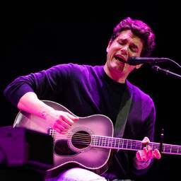 John Mayer heeft blessure aan wijsvinger en traint andere vingers voor optredens