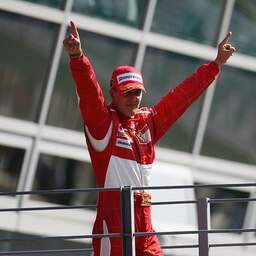 Michael Schumacher 30 jaar na eerste zege geëerd op Monza: 'Mooi van Ferrari'