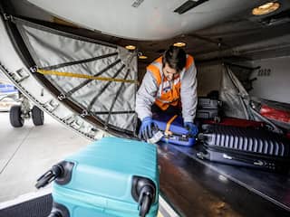 Na de reizigers hopen nu de koffers zich op op Schiphol