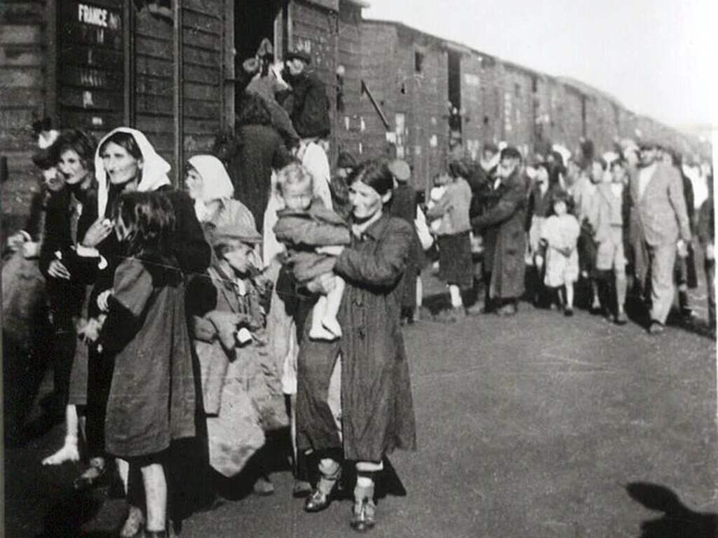 Het vergeten vernietigingskamp Treblinka, waar het altijd 18.00 uur was