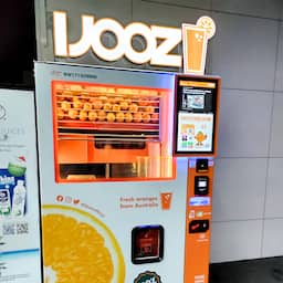 Fransman die aan rietje uit automaat likte riskeert celstraf in Singapore