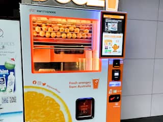 Fransman die aan rietje uit automaat likte riskeert celstraf in Singapore