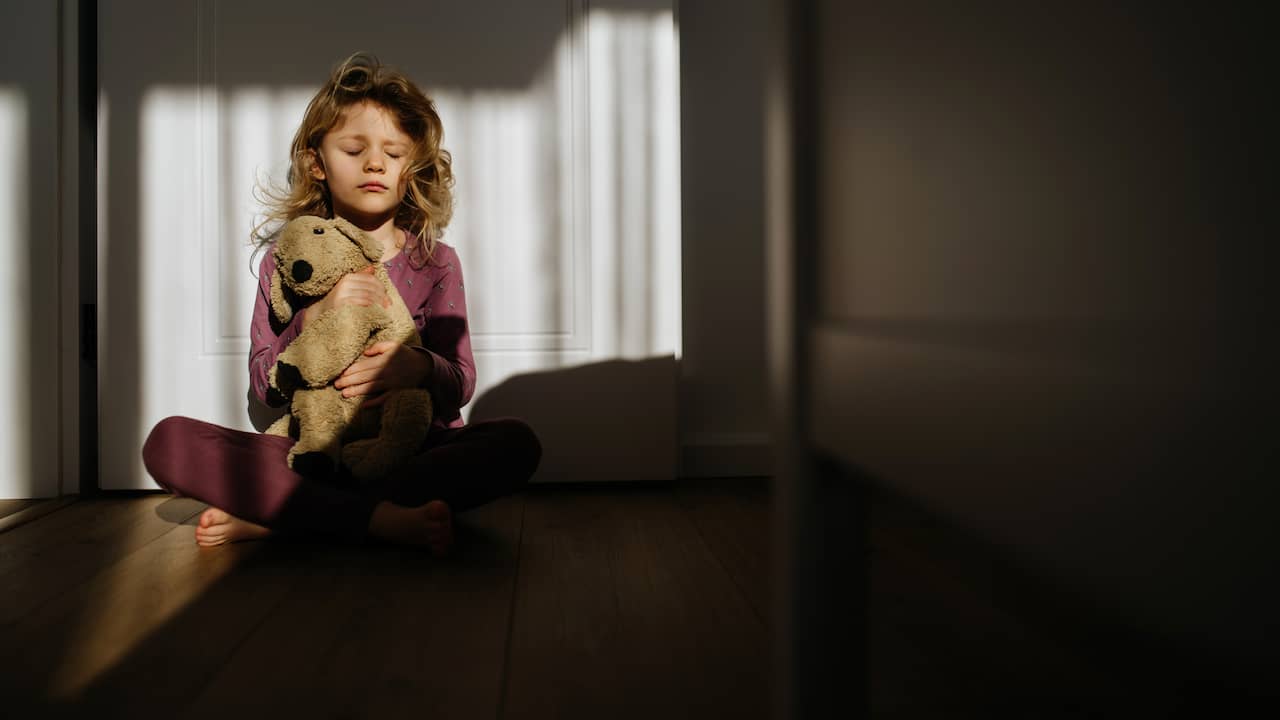 Zeer ernstige en langdurige kindermishandeling in Groningen: meisje (6) moest braaksel eten