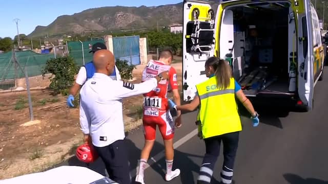 Pogacar slaat over de kop en moet in het rood de Vuelta verlaten
