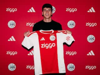 Ajax haalt met linksback Torrents (19) opnieuw speler van FC Barcelona