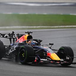 Live F1 | Verstappen verliest bij de start twee plekken aan Mercedes-coureurs