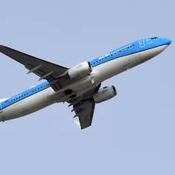 KLM zegt dat 2.600 reizigers gedupeerd zijn door schrappen vluchten