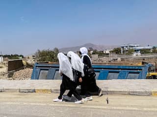 ICC wil twee onderwijsministers Taliban berechten voor vervolging van meisjes