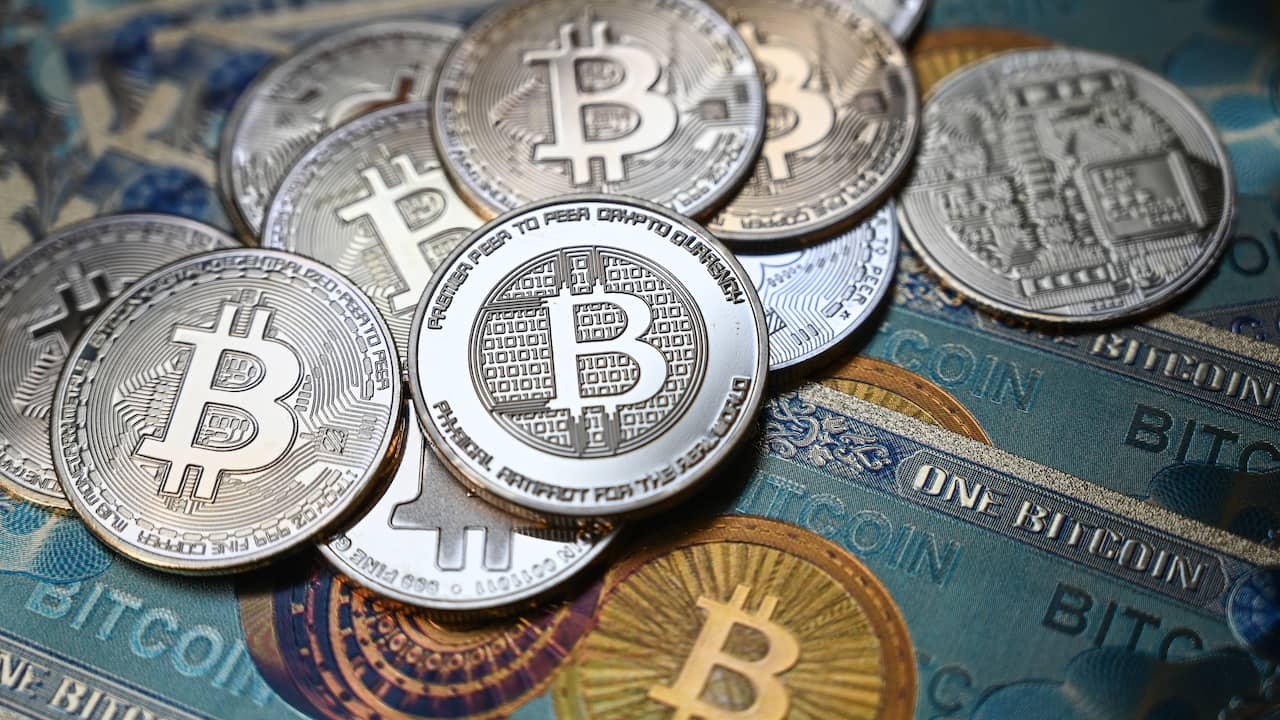 Waarom wil elk bedrijf plots iets met bitcoin doen? | Economie | NU.nl