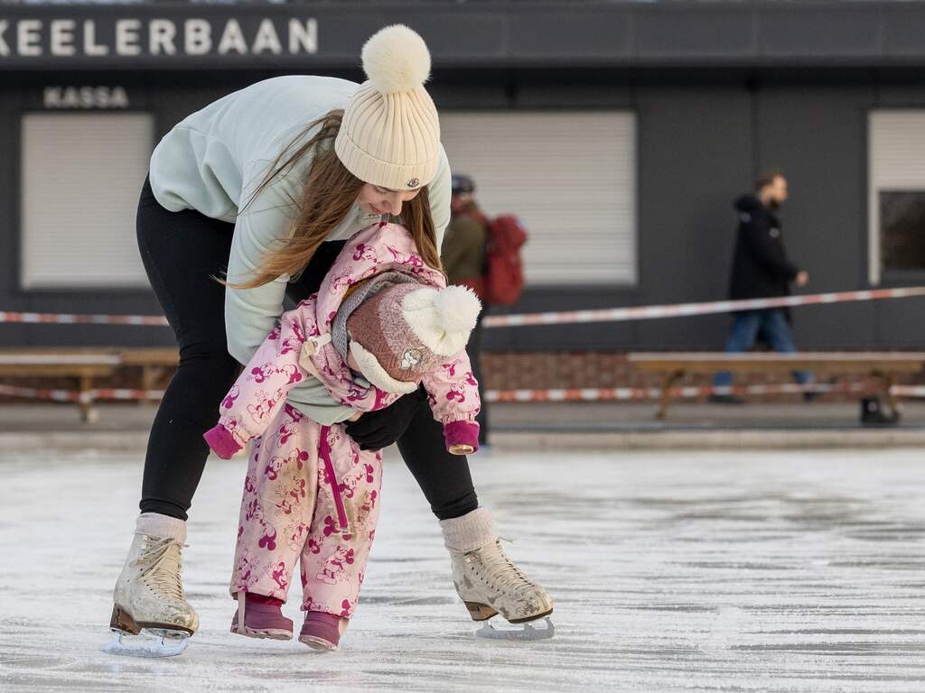 Buiten op ijs schaatsen van korte duur: 'Is ook niet écht natuurijs'