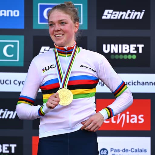 Illustratie bij: Fem van Empel keert na lange pauze terug in peloton bij ploeg van Demi Vollering