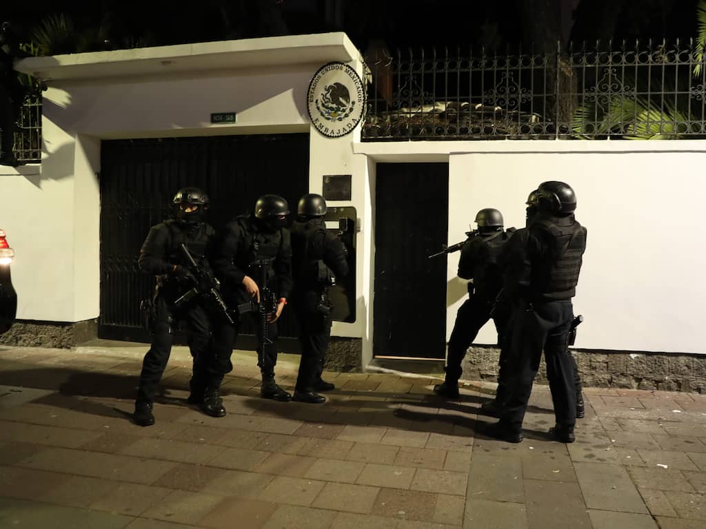Mexico verbreekt alle diplomatieke banden met Ecuador na inval in ambassade