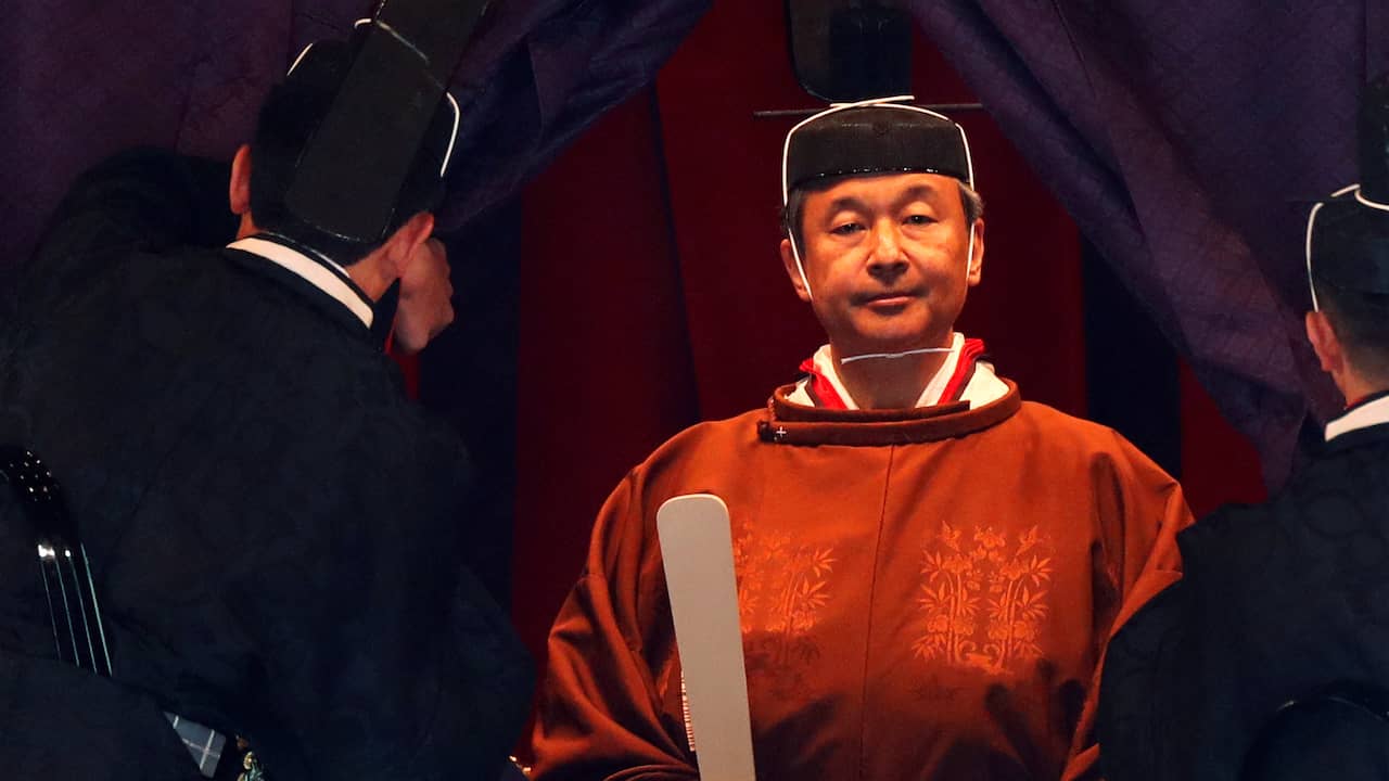 Japanse keizer Naruhito voor oog van tientallen wereldleiders ...