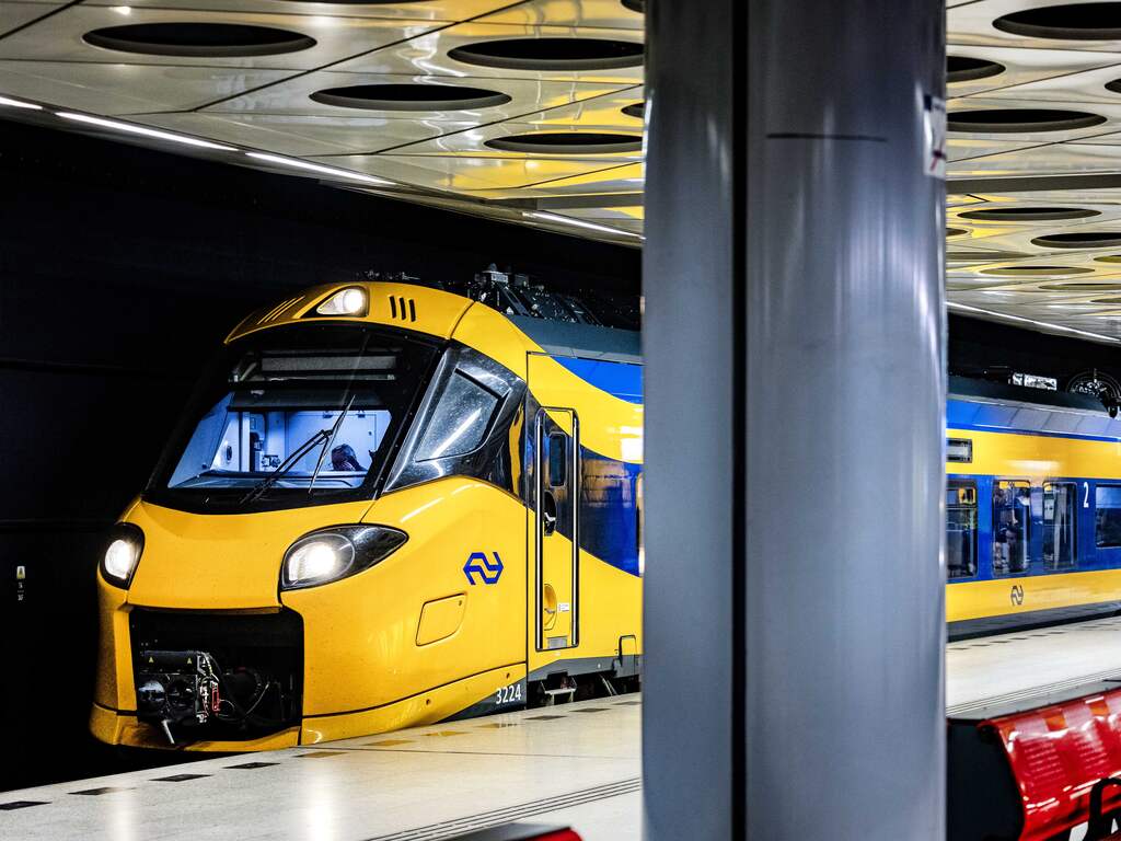 Hinder voor treinreizigers rond Schiphol door roestig spoor