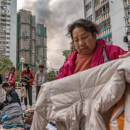 NU+ | Hongkong doet masker af na brand: 'Dit is niet meer de stad die ik ken'
