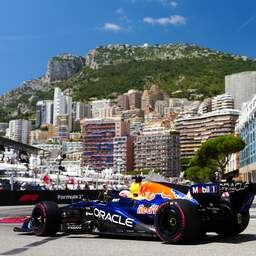 Live F1 | Verstappen en andere coureurs onderweg bij vrije training in Monaco
