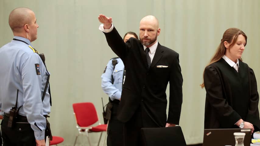anders-breivik-brengt-opnieuw-hitlergroet-in-rechtszaal.jpg