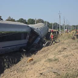 Passagier omgekomen bij aanrijding en ontsporing van trein in Polen