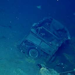 Video | Onderzoekers vinden mysterieuze auto in wrak van vliegdekschip uit WO II