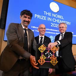 Makers nieuw materiaal winnen Nobelprijs Scheikunde: 'Als een Harry Potter-tas'