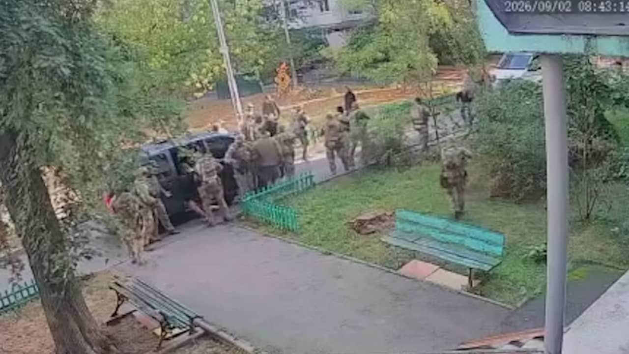Foto bij Video | Bewakingscamera filmt vuurgevecht tussen Oekraïense inlichtingendiensten
