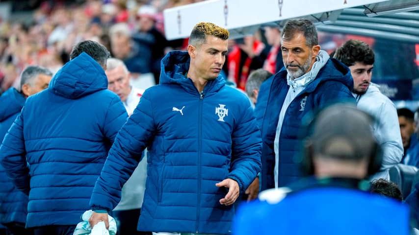 Ronaldo bedankt fans niet na reserverol bij Portugal: 'Ik ga met hem praten'