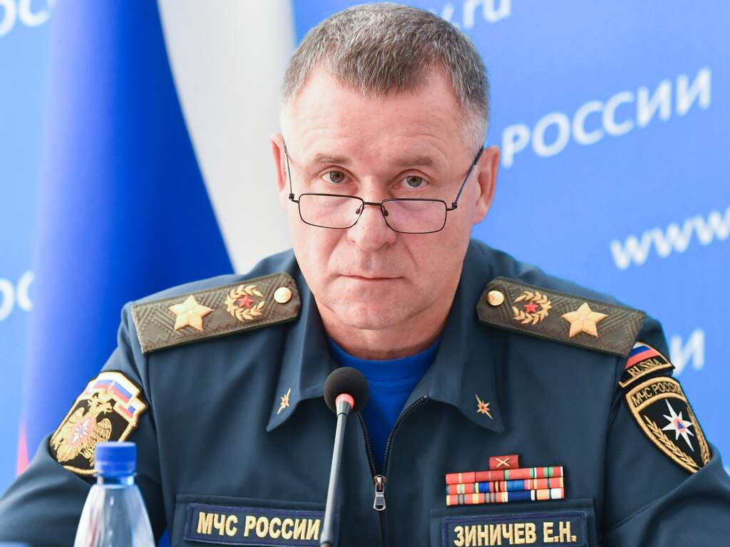 Russische minister voor Noodsituaties komt om door val van klif bij oefening