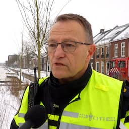Video | Politie na vondst vermiste jongen (8): 'Hij lag voor zijn huis in het water'